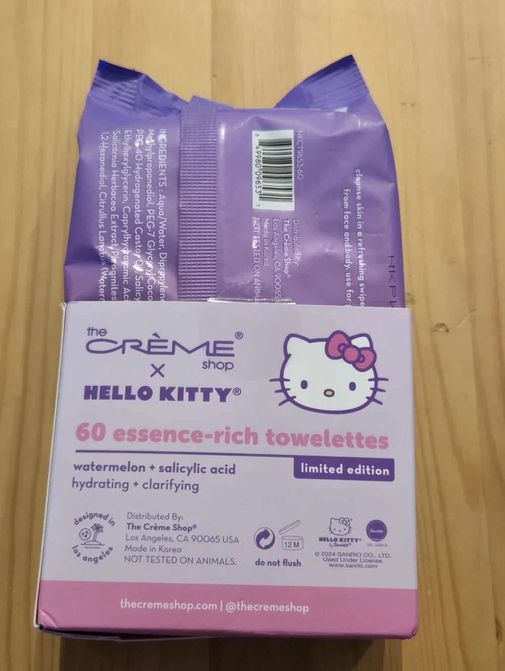 🎁Hello Kitty Golden Bow Gift Set: Makeup Bag, Brushes, Wipes, Clips, Stickers